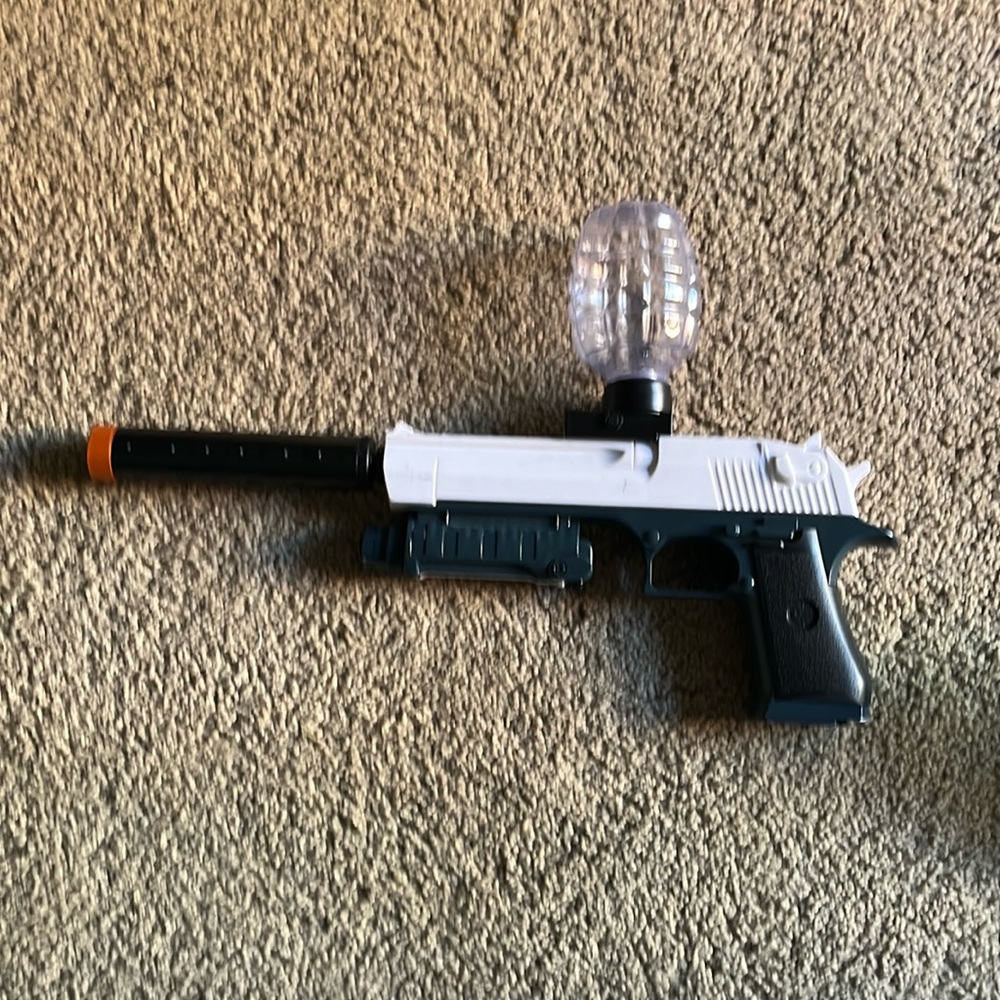 Plastic gel, toy gun